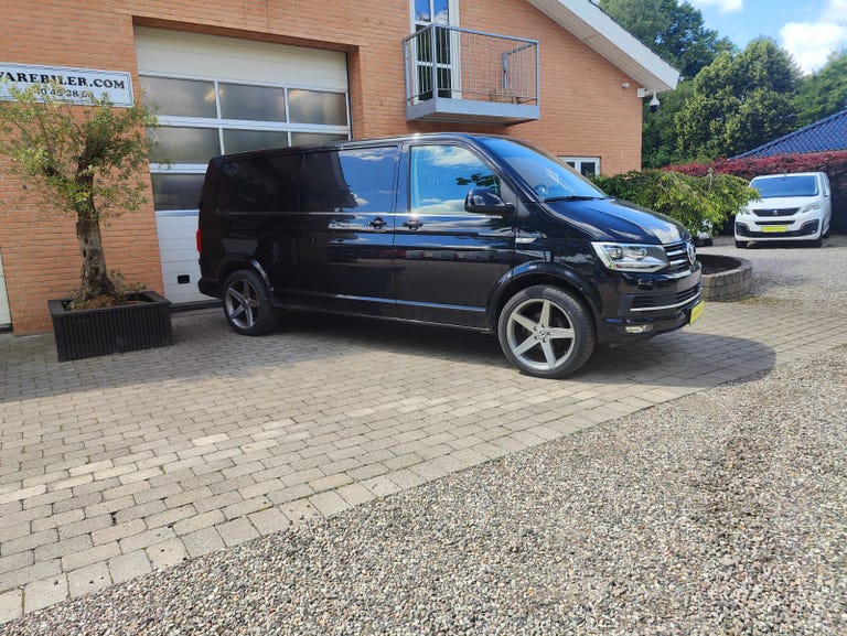 VW Transporter TDi 150 Kassevogn lang