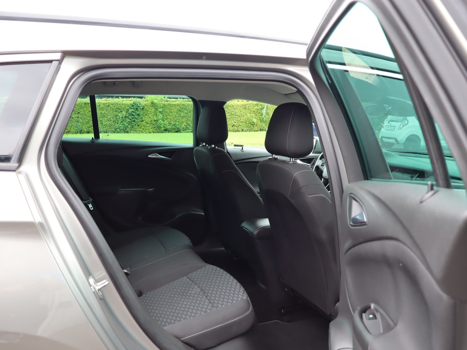 Billede af Opel Astra 1,6 CDTi 110 Business Sports Tourer