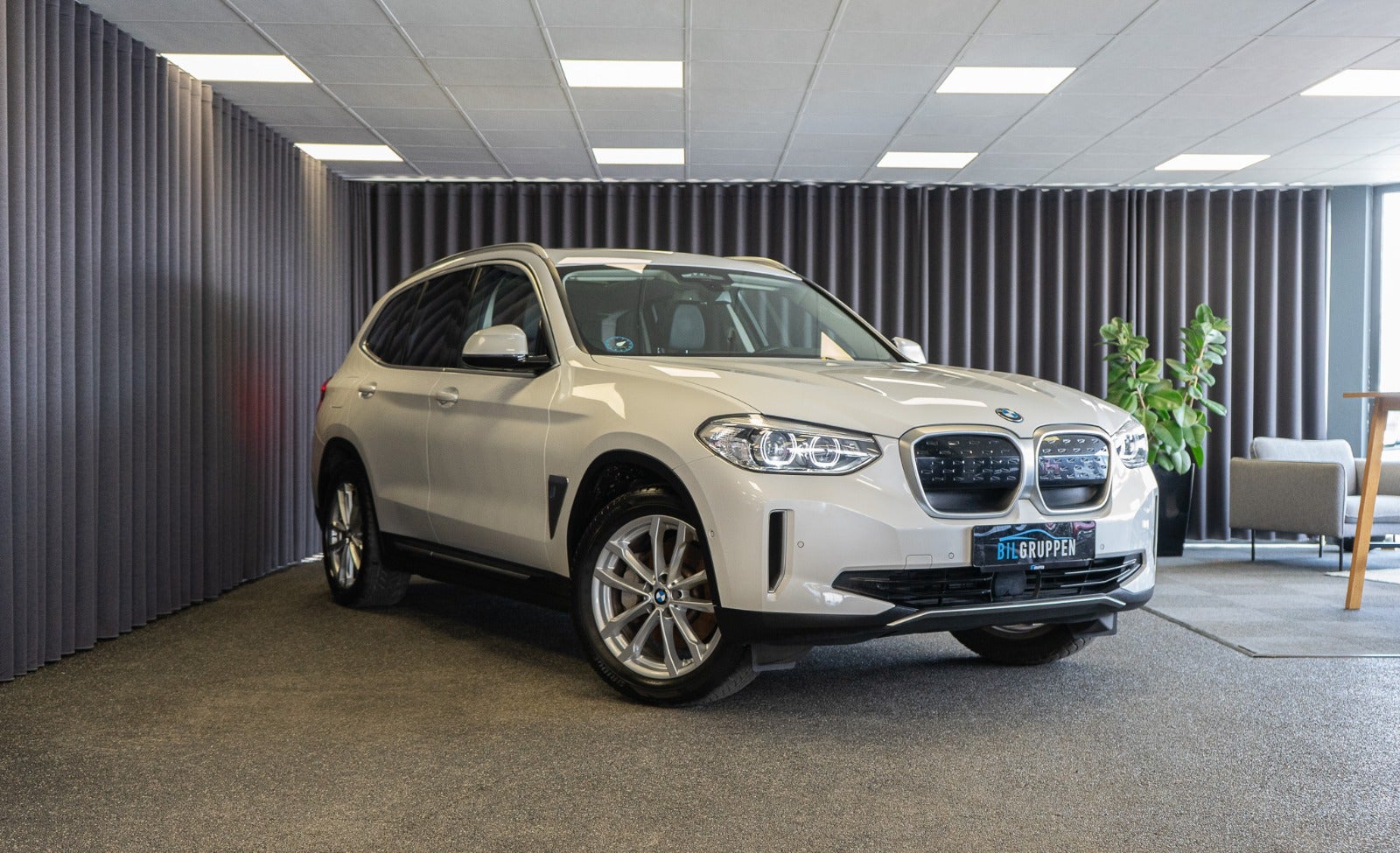 Billede af BMW iX3  Charged