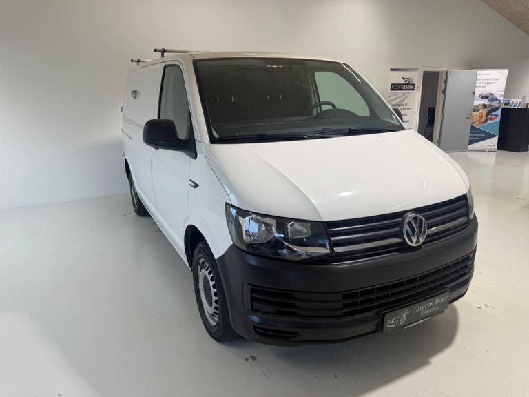 VW Transporter TDi 102 Kassevogn kort