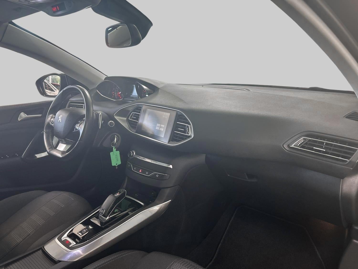 Billede af Peugeot 308 1,2 PureTech 130 Allure SW EAT8