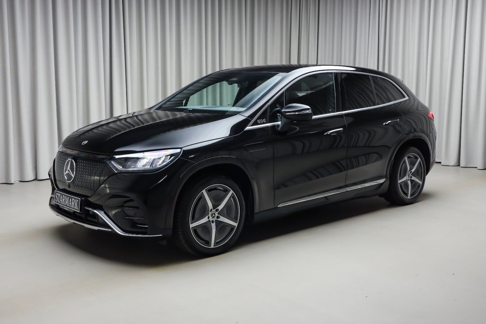 Mercedes-Benz EQE 350 SUV (1/8)