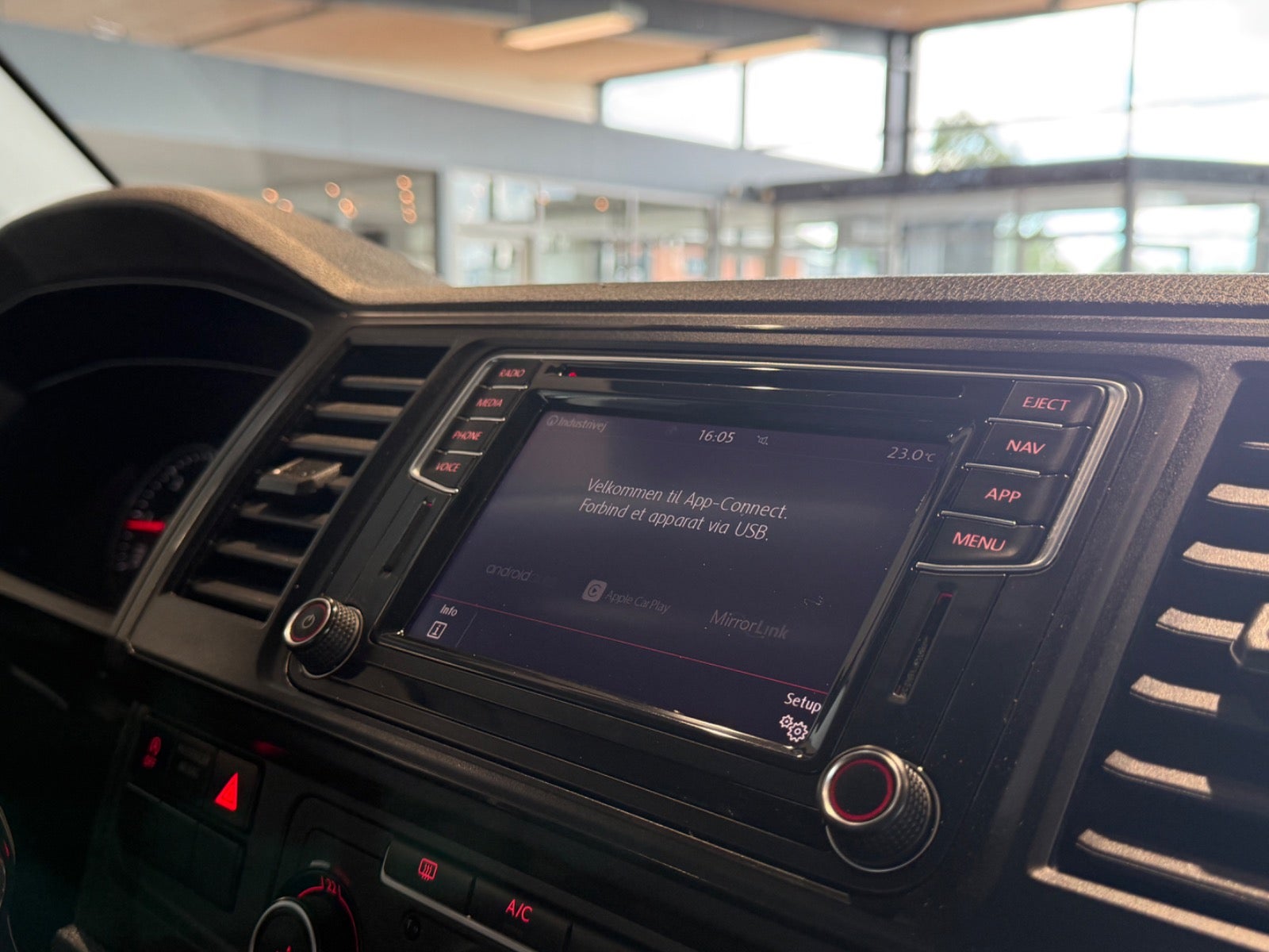 Billede af VW Transporter 2,0 TDi 204 Kassevogn DSG 4Motion lang