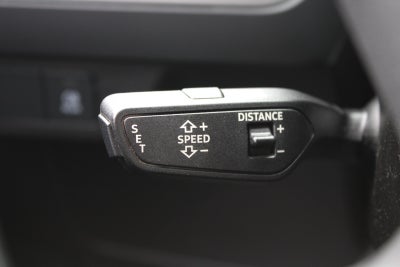 Audi Q4 e-tron Attraction Van