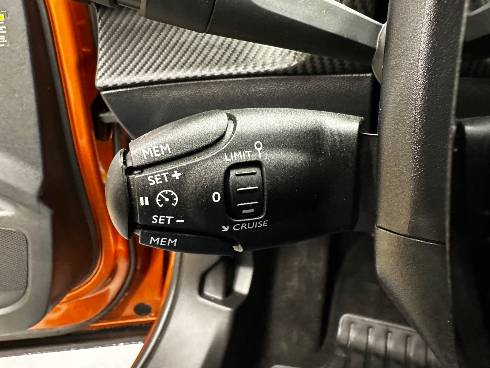 Billede af Peugeot e-2008 50 Active Pack