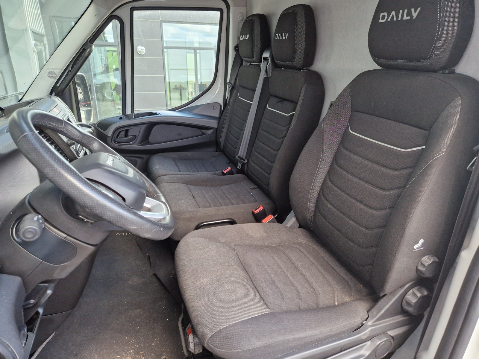 Billede af Iveco Daily 3,0 35S18 12m³ Van AG8