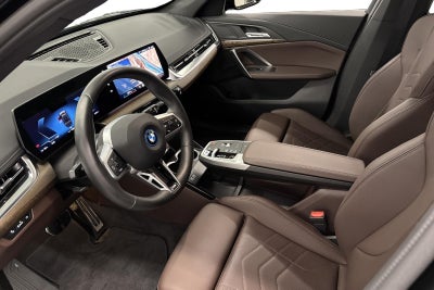BMW iX1 eDrive20 M-Sport BMW iX1 eDrive20 M-Sport - 4