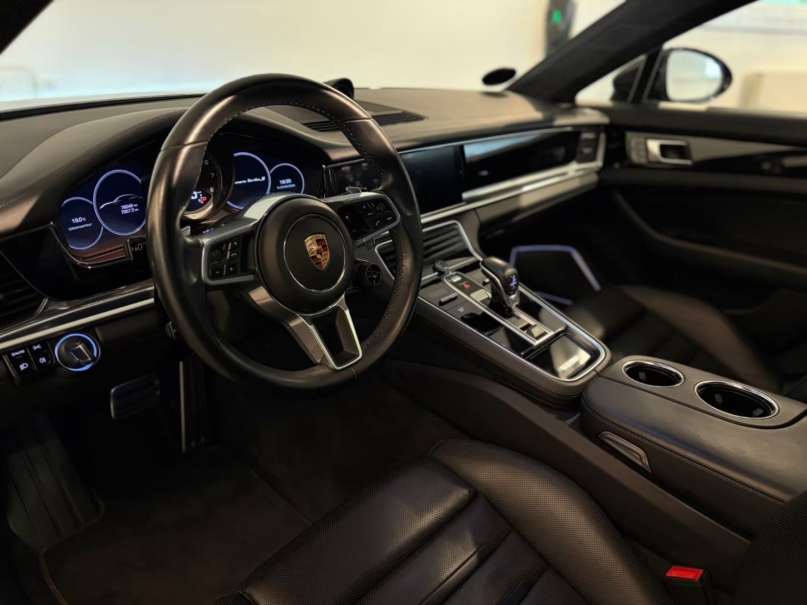 Porsche – Panamera Turbo S
