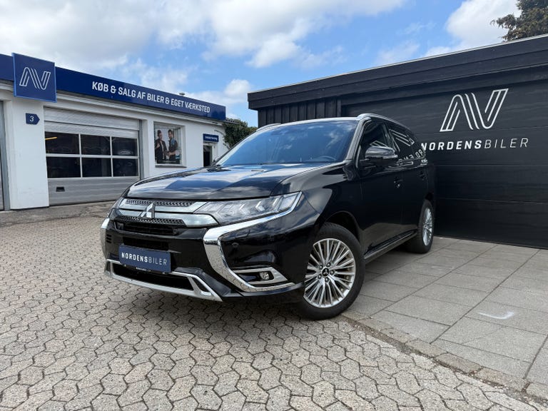 Mitsubishi Outlander PHEV Instyle CVT 4WD Van