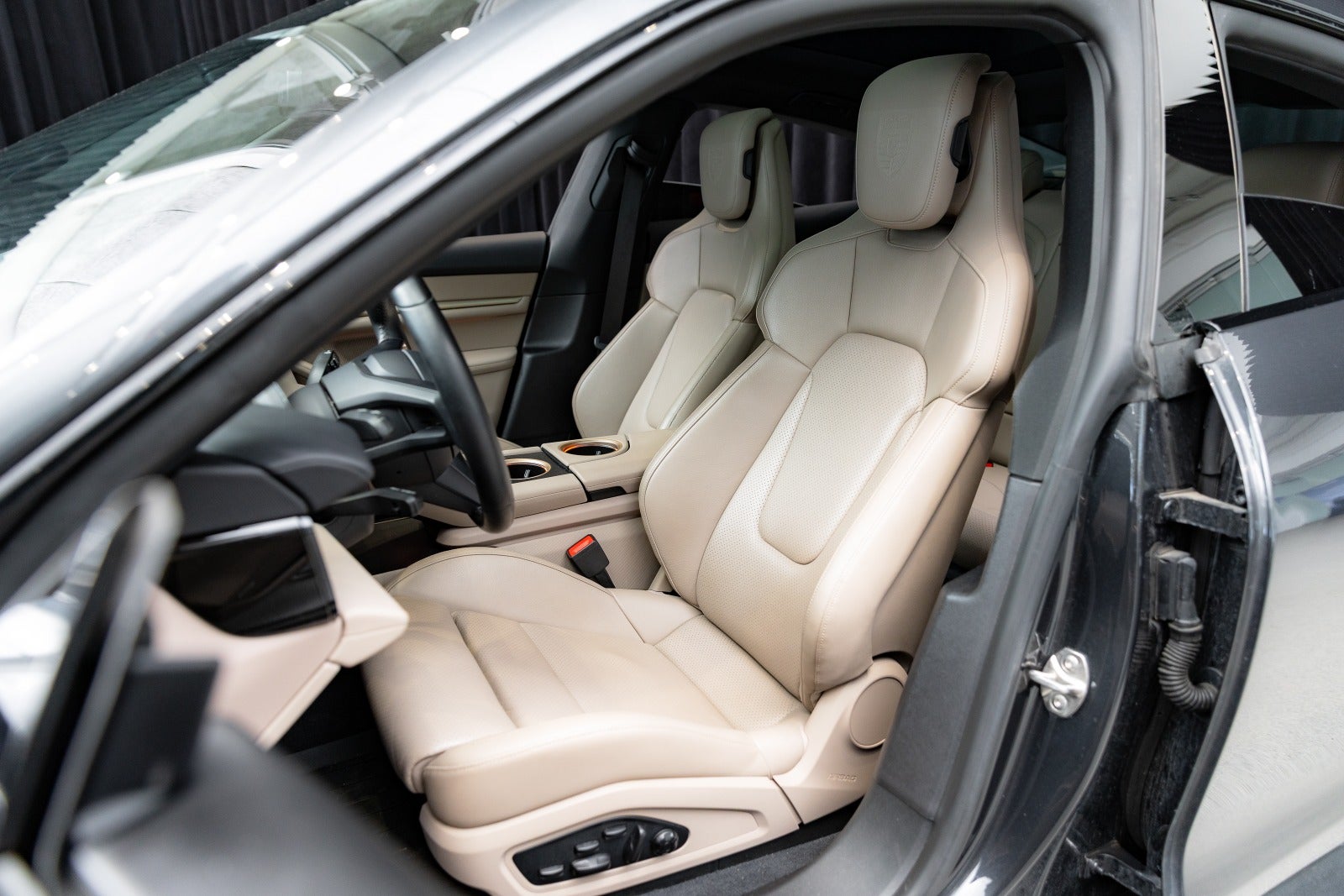 Gallery image 11 of 12