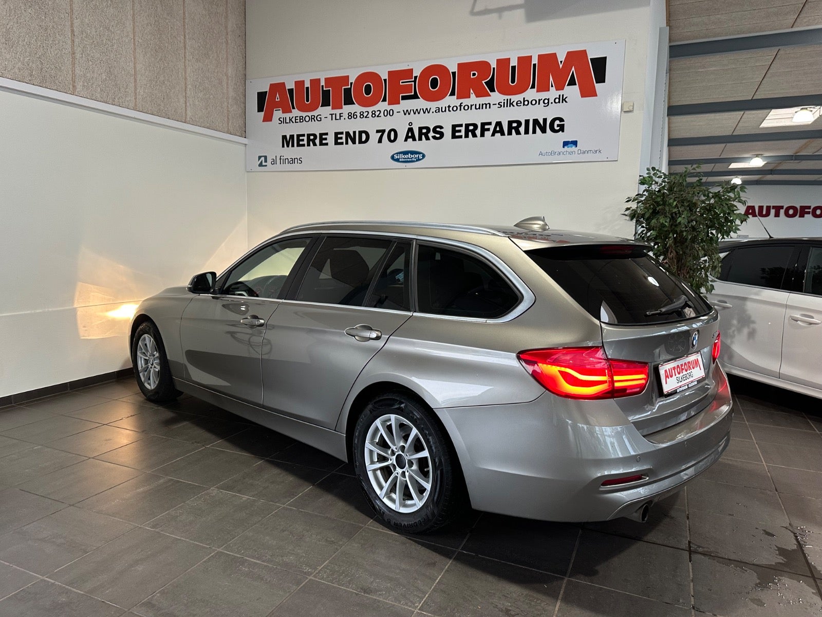 BMW 318i, Billede 14