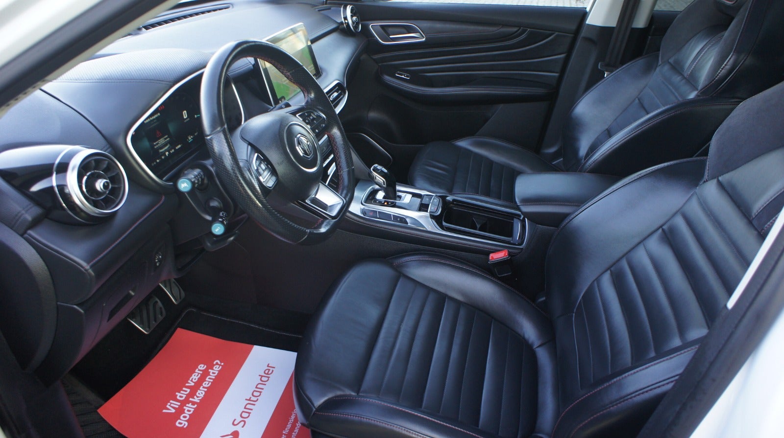 MG EHS PHEV Luxury