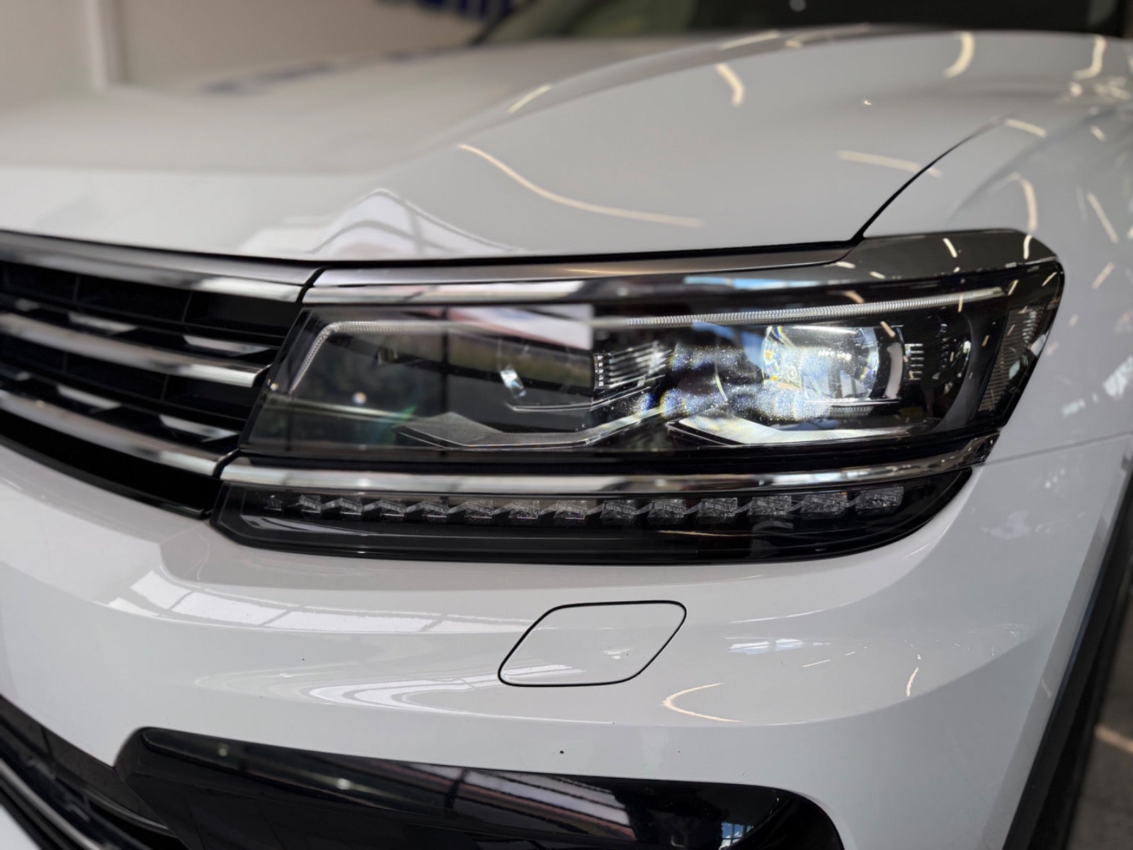 Billede af VW Tiguan Allspace 2,0 TDi 240 R-line DSG 4Motion 7prs