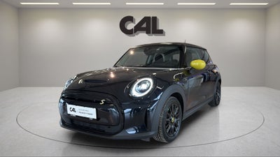 MINI Cooper SE  Essential 3d
