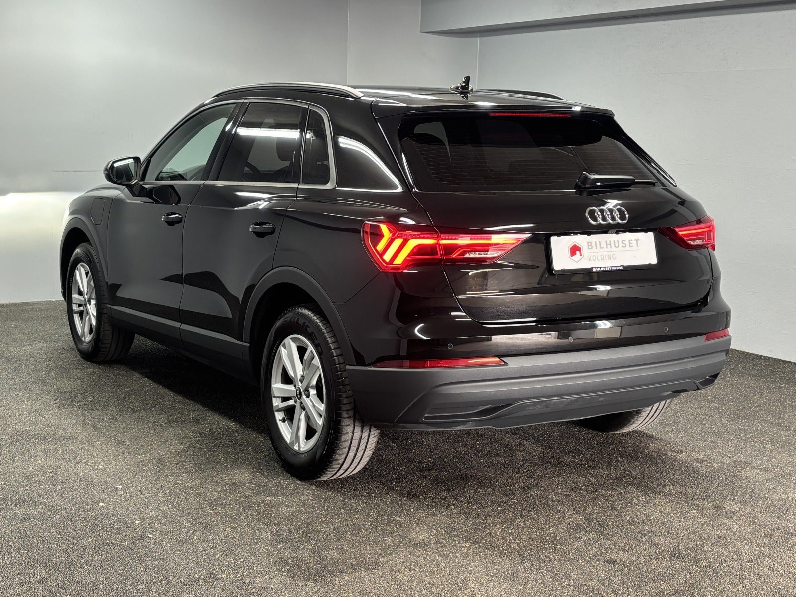 Billede af Audi Q3 45 TFSi e Attitude plus S-tr.