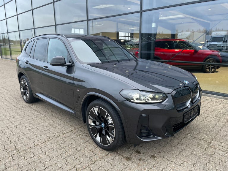 BMW iX3 Charged Plus M-Sport