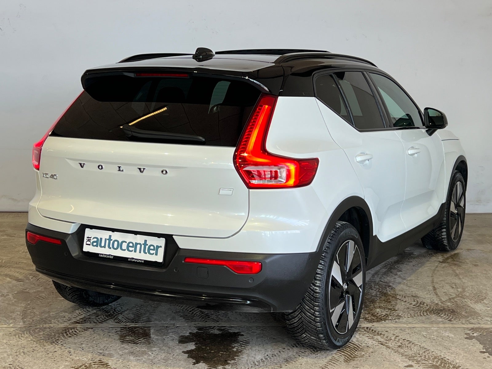 Volvo XC40 ReCharge Extended Range Ultra Dark