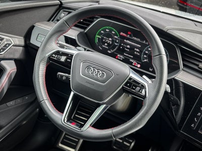 Audi Q8 e-tron S-line Black Style quattro
