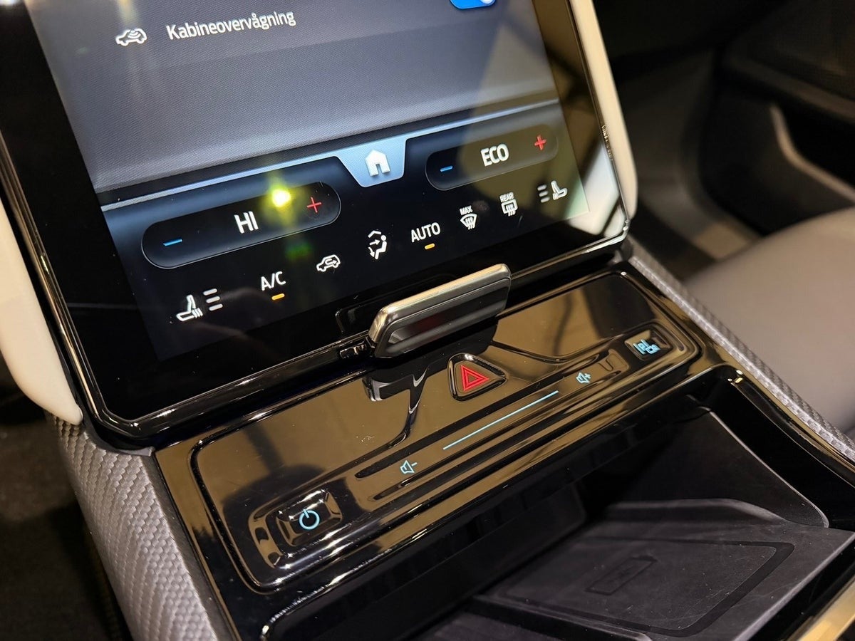 Ford Explorer Premium Extended Range