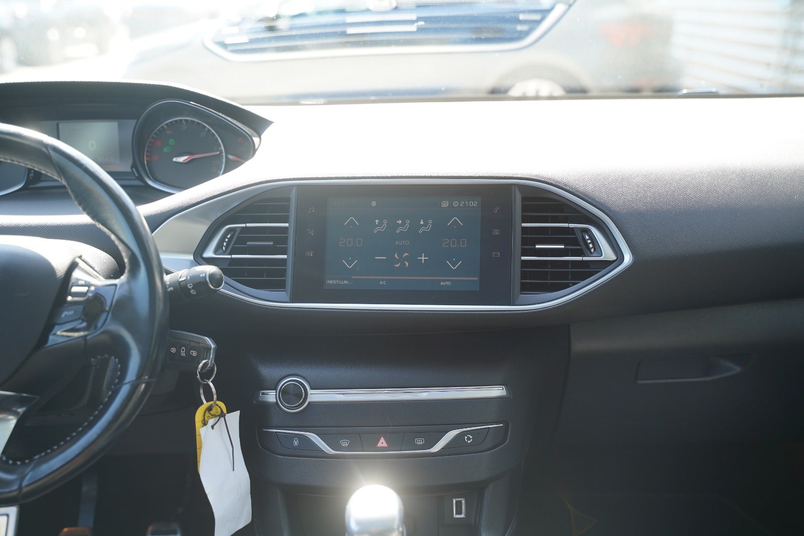 Billede af Peugeot 308 1,6 BlueHDi 120 Allure Sky SW
