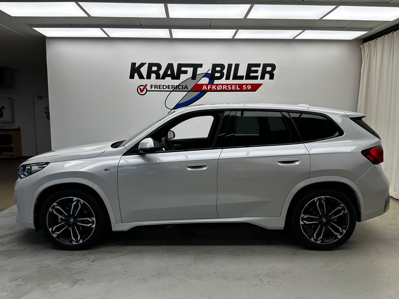 Billede af BMW iX1  eDrive20 Fully Charged M-Sport
