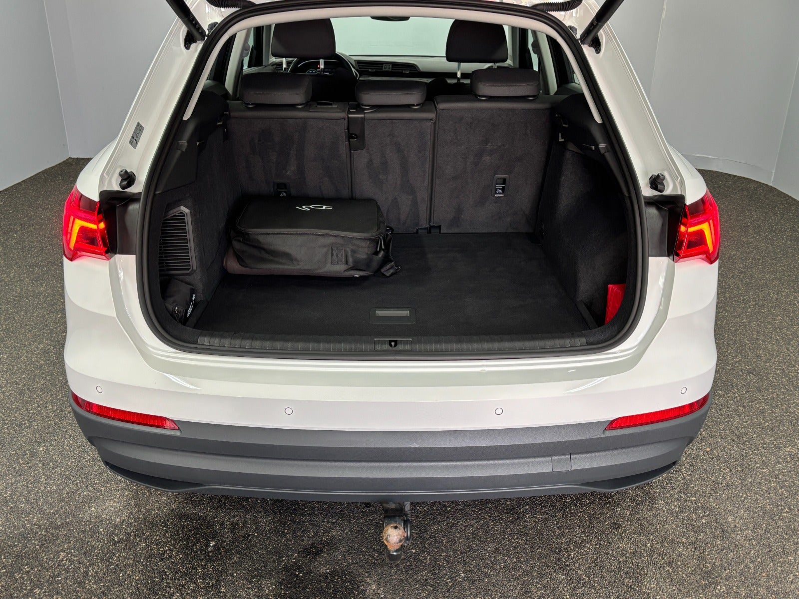 Billede af Audi Q3 45 TFSi e Attitude+ S-tr.
