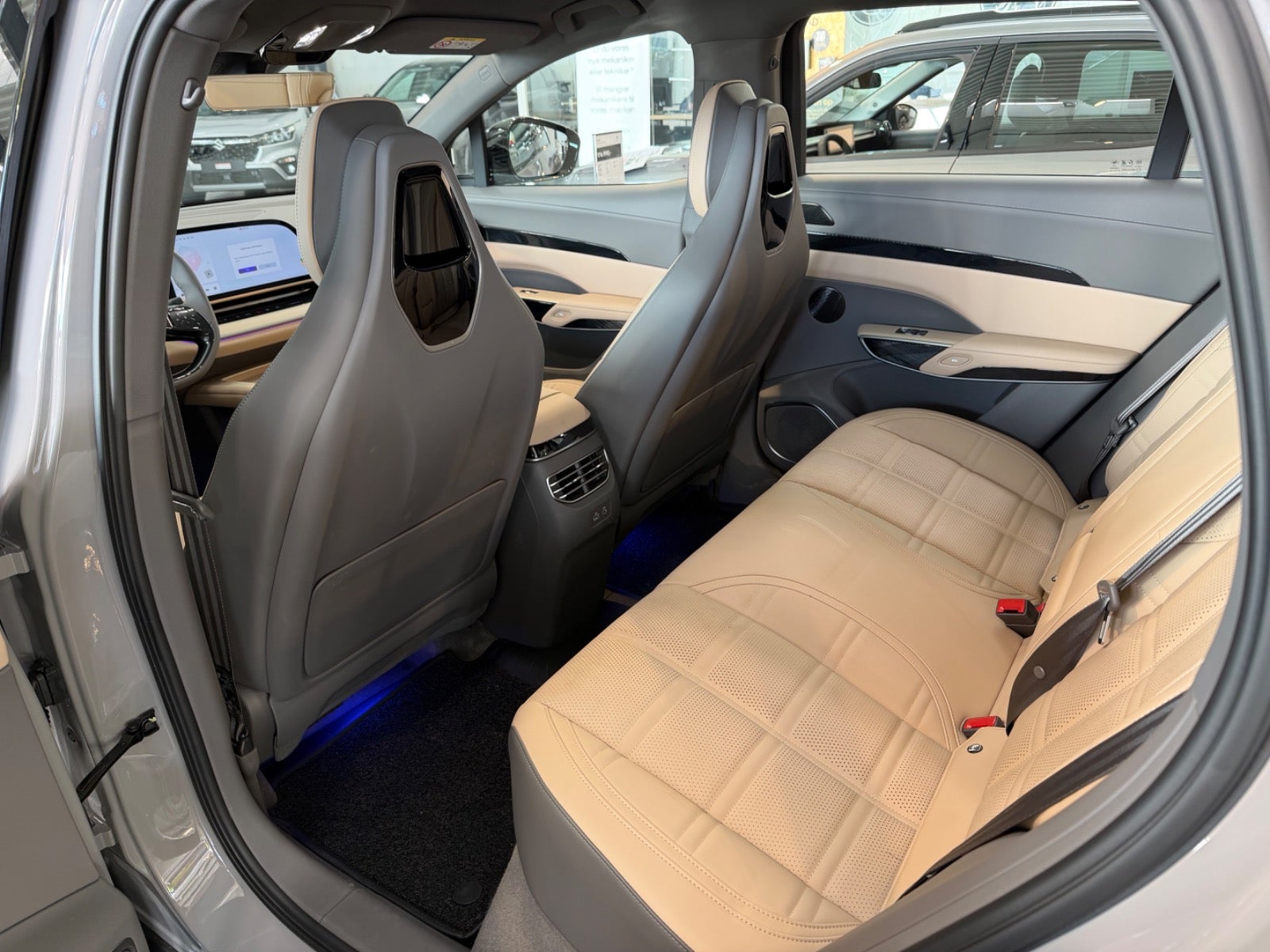 Billede af Hongqi EHS7 111 Exclusive