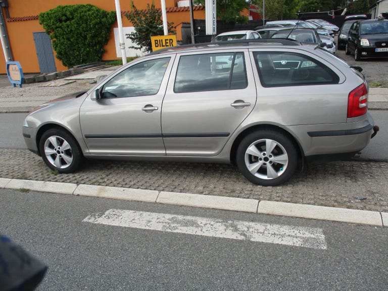 Skoda Octavia TDi L&K Combi DSG