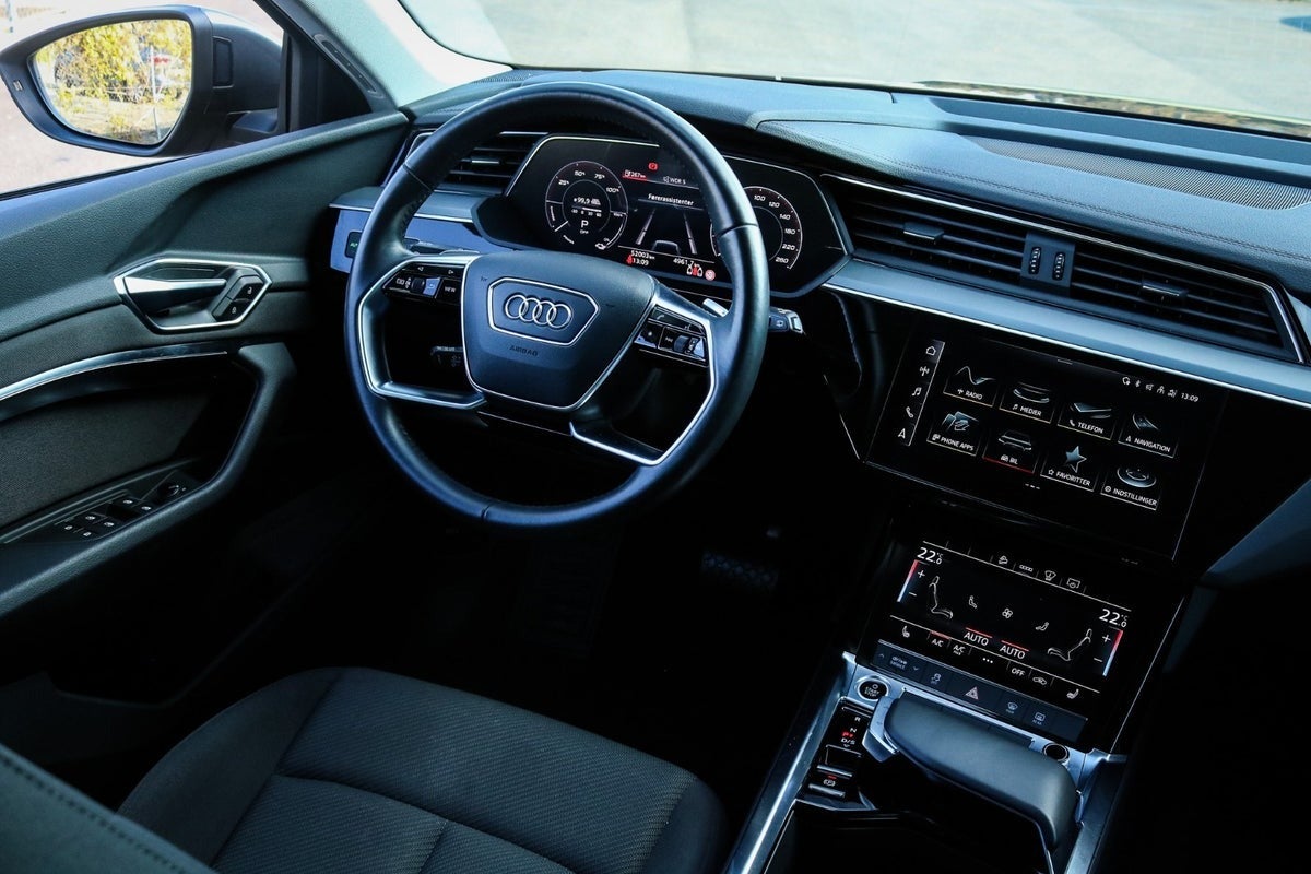 Billede af Audi e-tron 55 S-line quattro