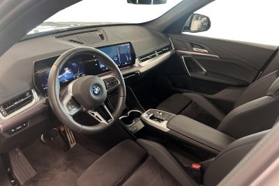 BMW iX1 eDrive20 M-Sport - 4