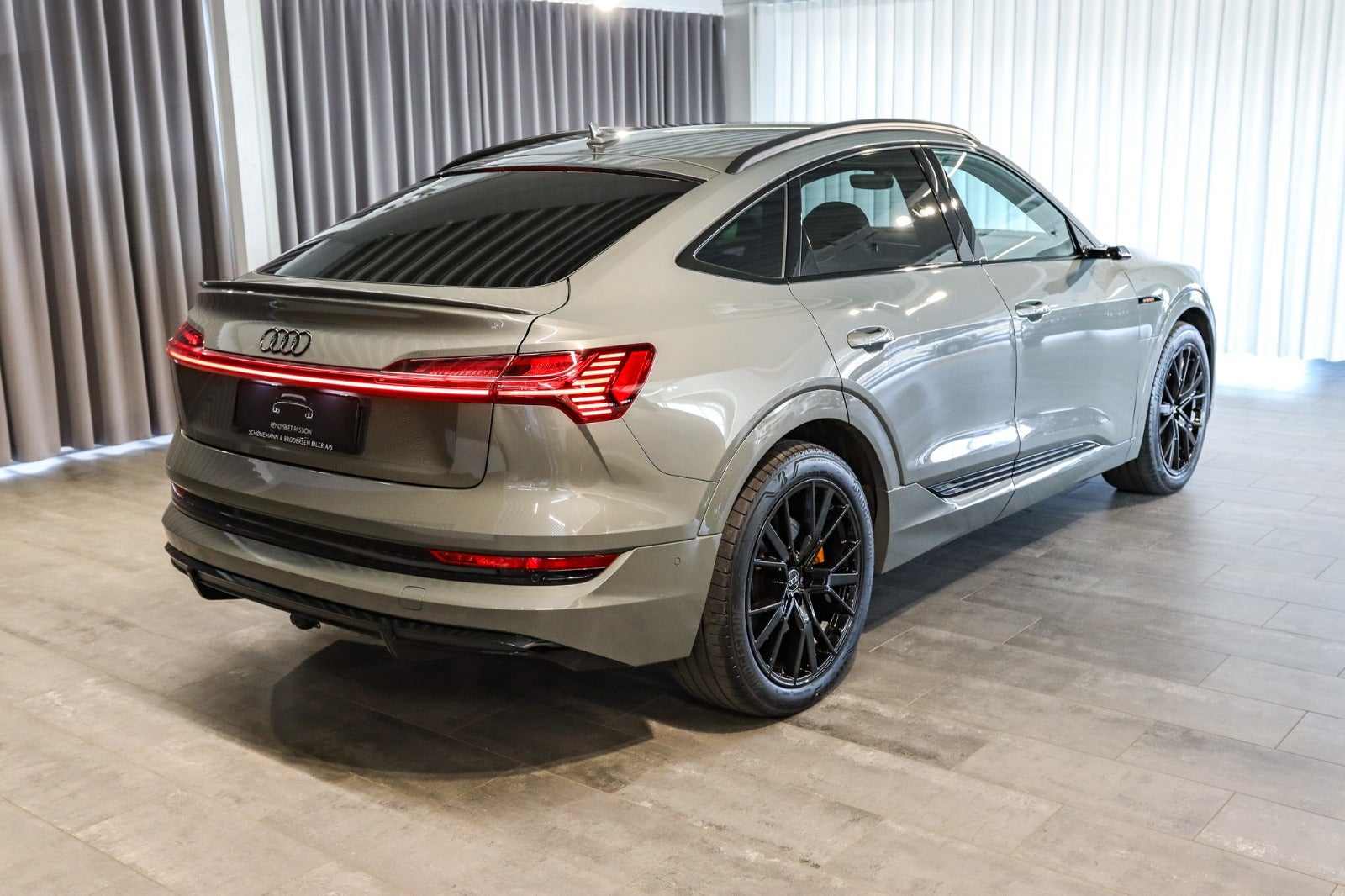 Billede af Audi e-tron 55 S-line Sportback quattro