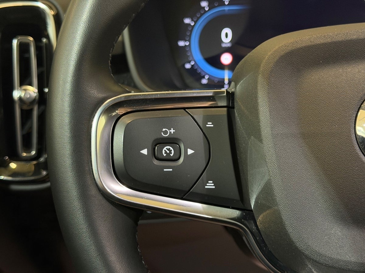 Volvo EX40 Twin Black Edition