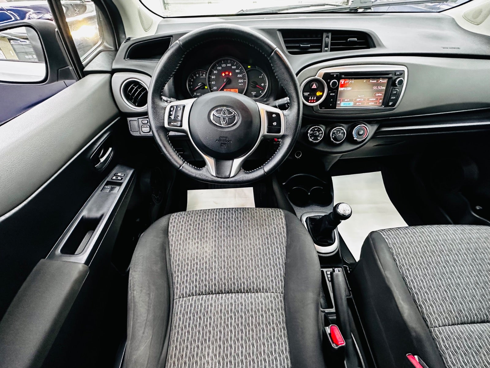 Billede af Toyota Yaris 1,0 VVT-i T2 Touch