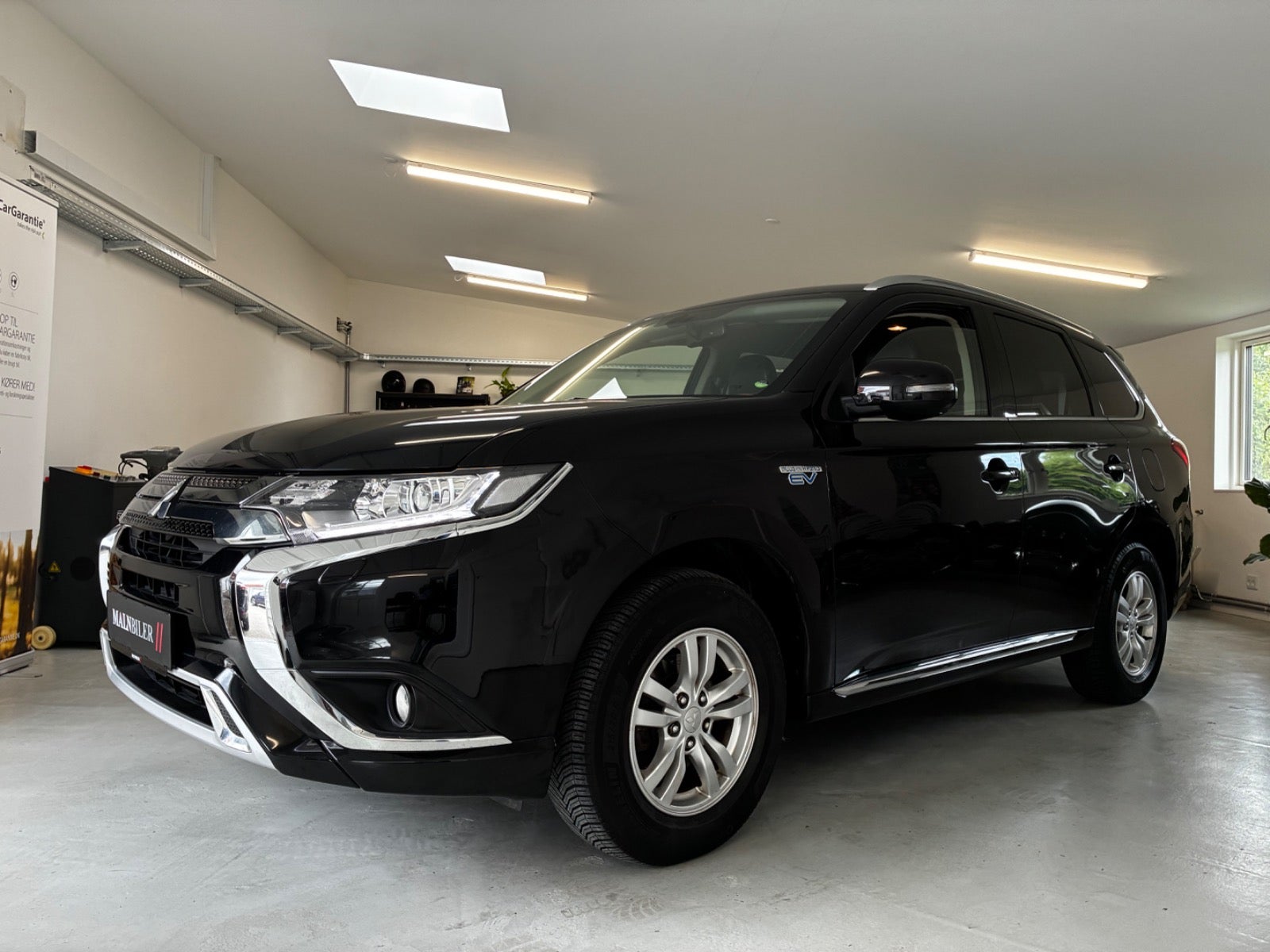 Billede af Mitsubishi Outlander 2,4 PHEV Invite+ CVT 4WD