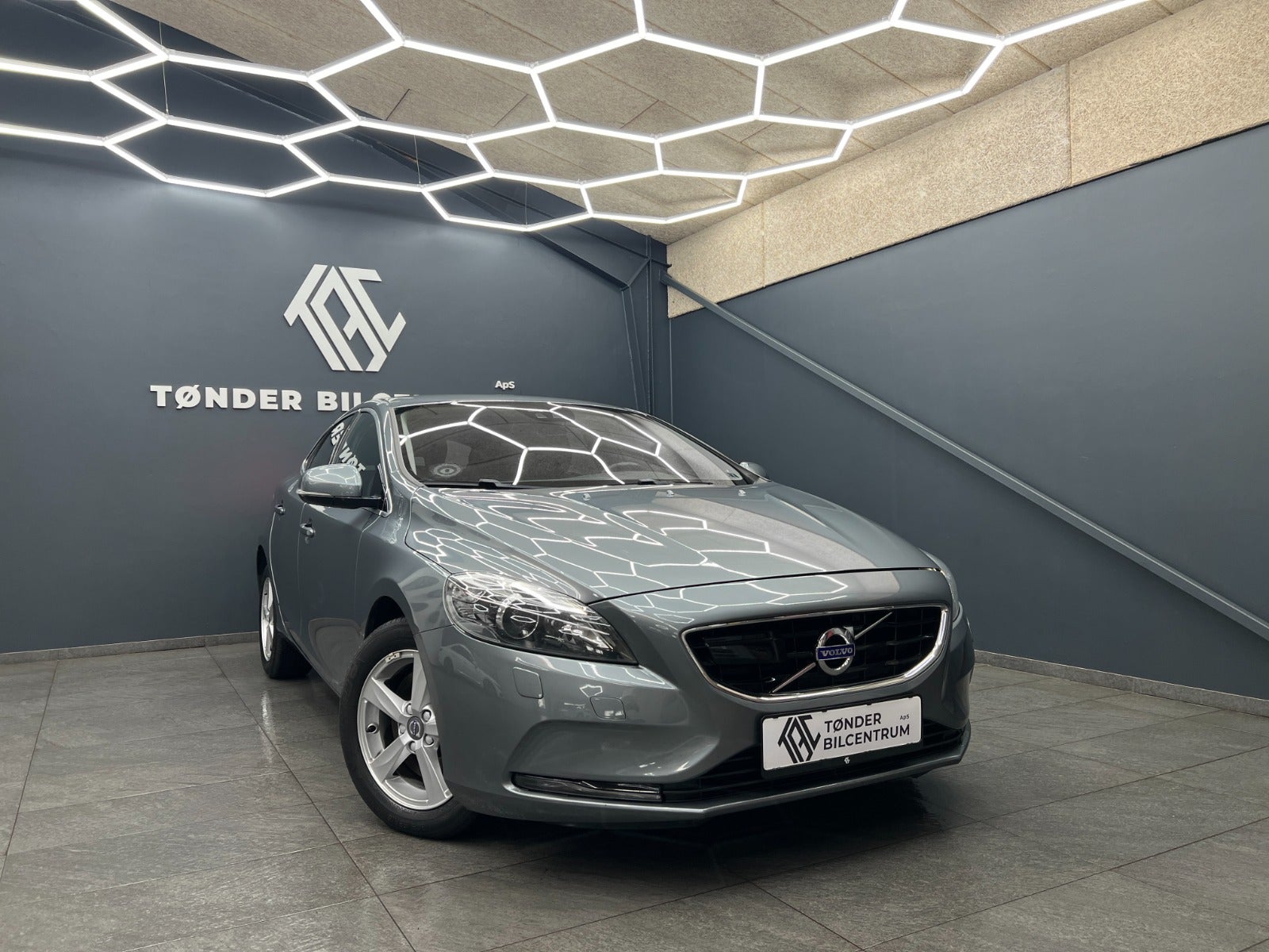 Volvo V40 2015