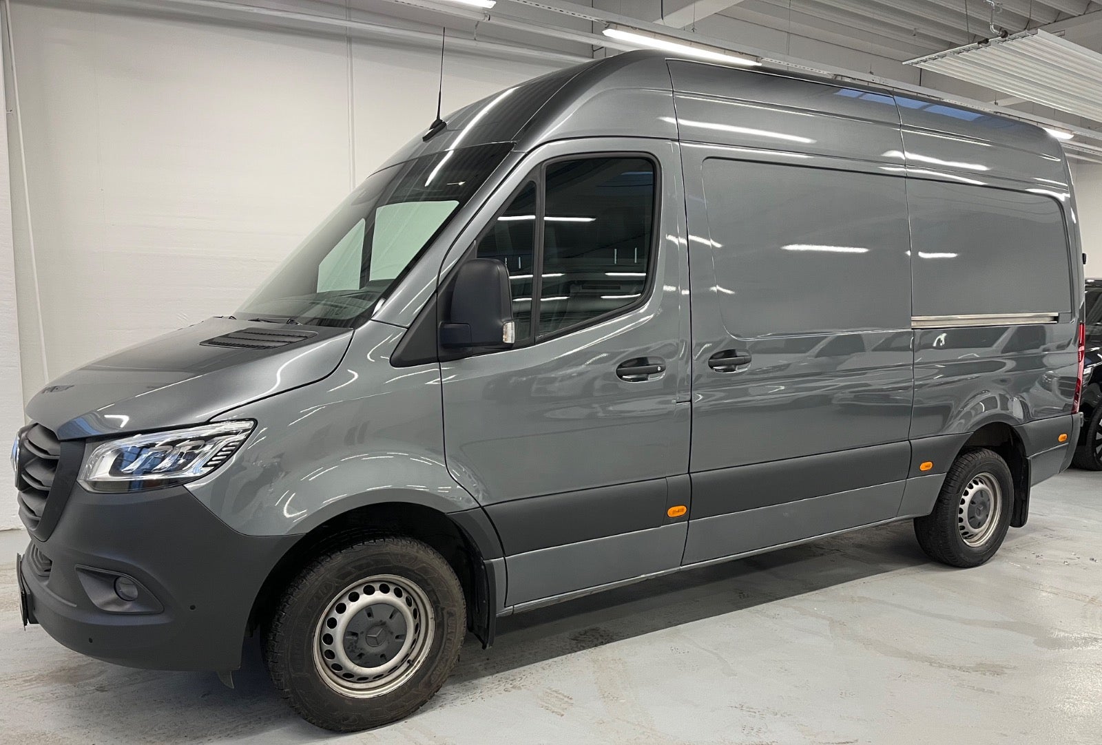 Mercedes Sprinter 319 3,0 CDi A2 Kassevogn aut. RWD