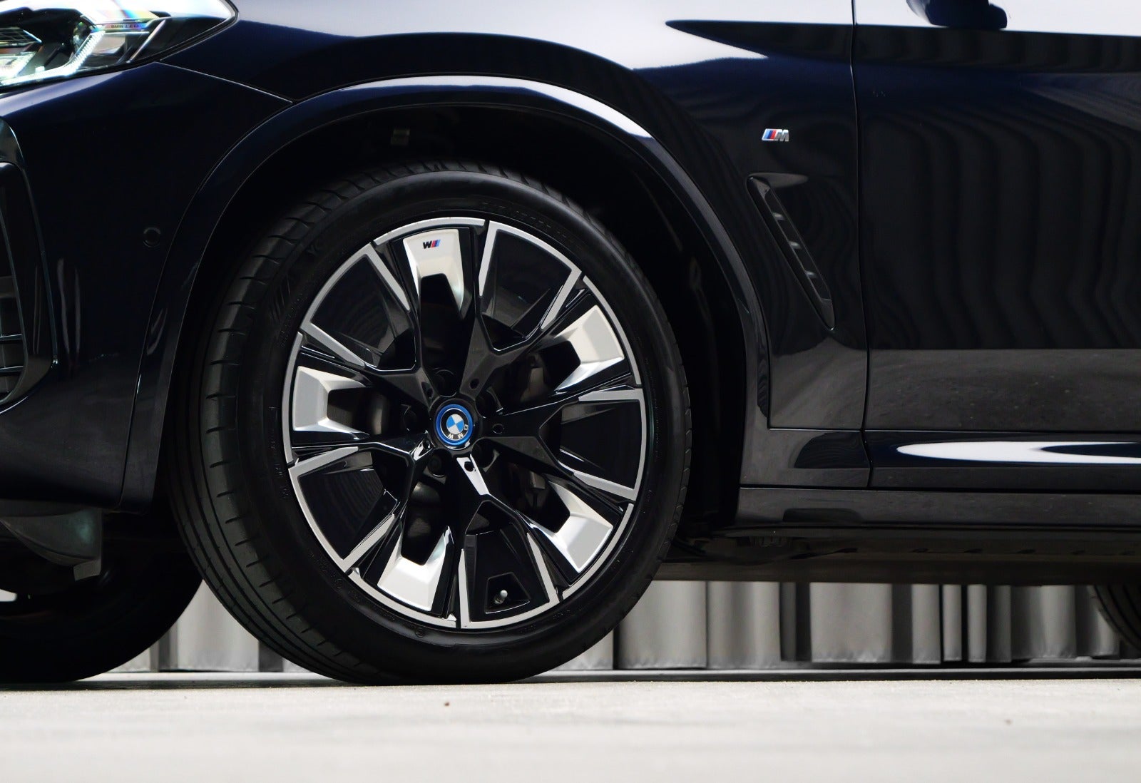 BMW iX3 Charged Plus M-Sport