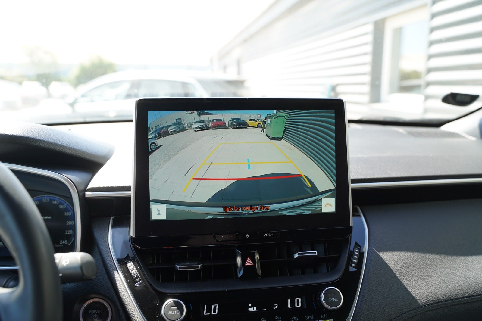 Billede af Toyota Corolla Cross 2,0 Hybrid Style Comfort CVT