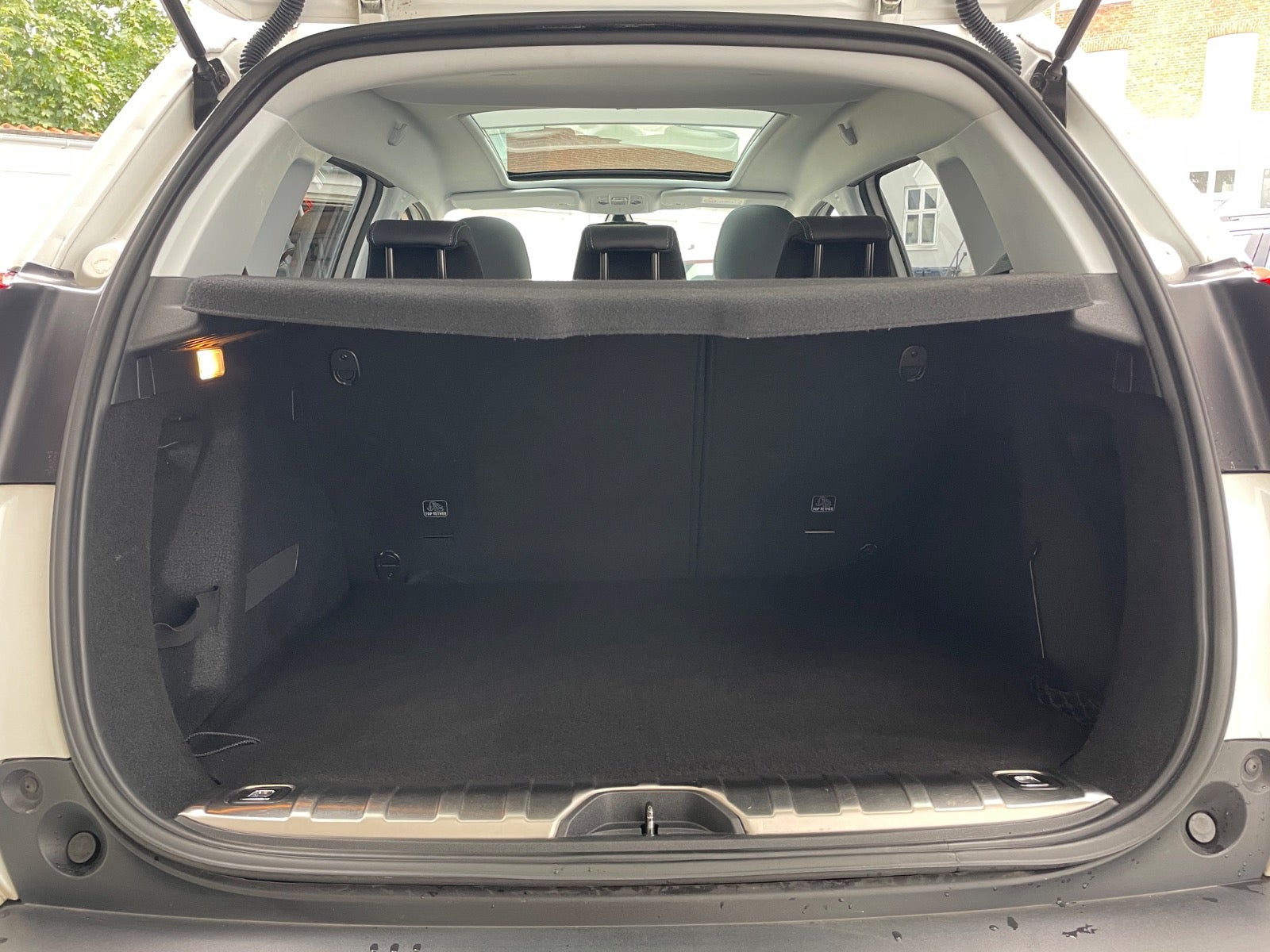 Billede af Peugeot 2008 1,2 e-THP 110 Allure Sky EAT6