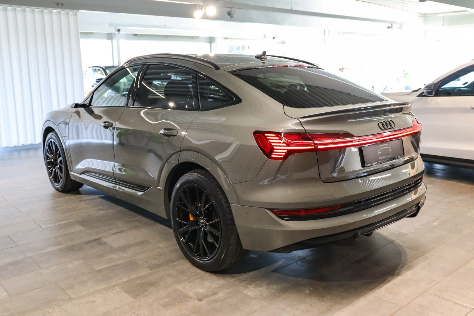 Billede af Audi e-tron 55 S-line Sportback quattro