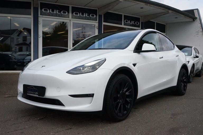 Tesla Model Y Long Range AWD