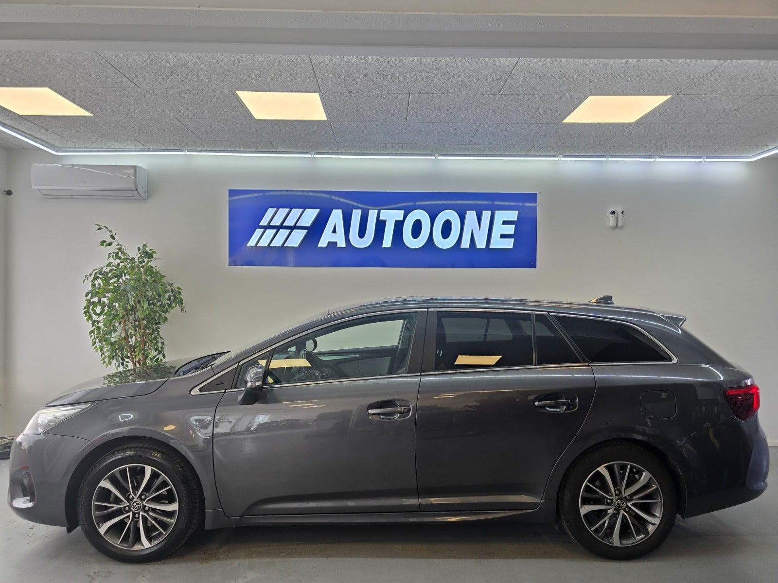 Billede af Toyota Avensis 1,8 VVT-i T2 Touring Sports MDS