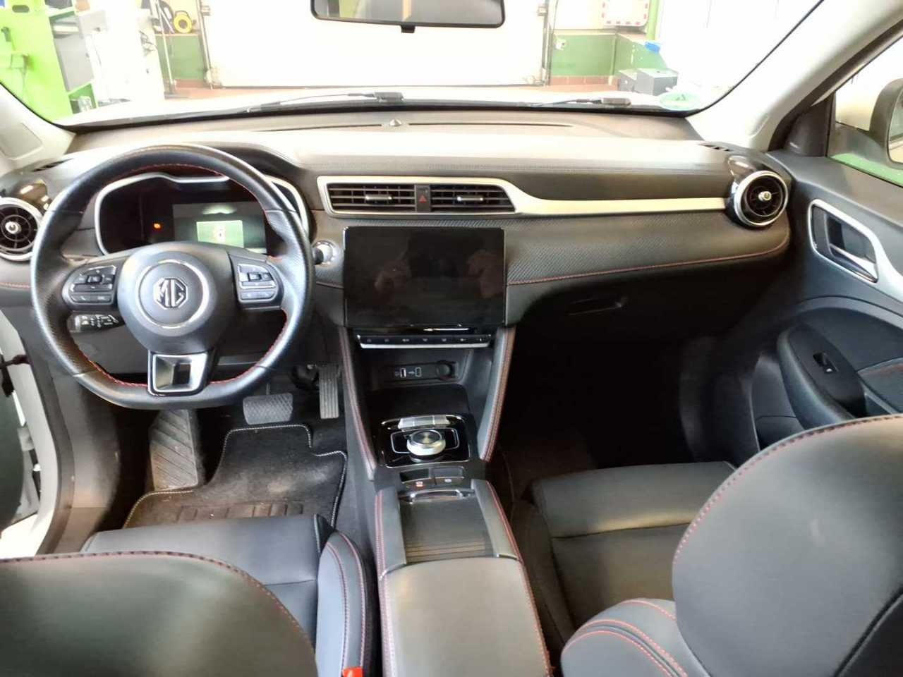 MG ZS Luxury