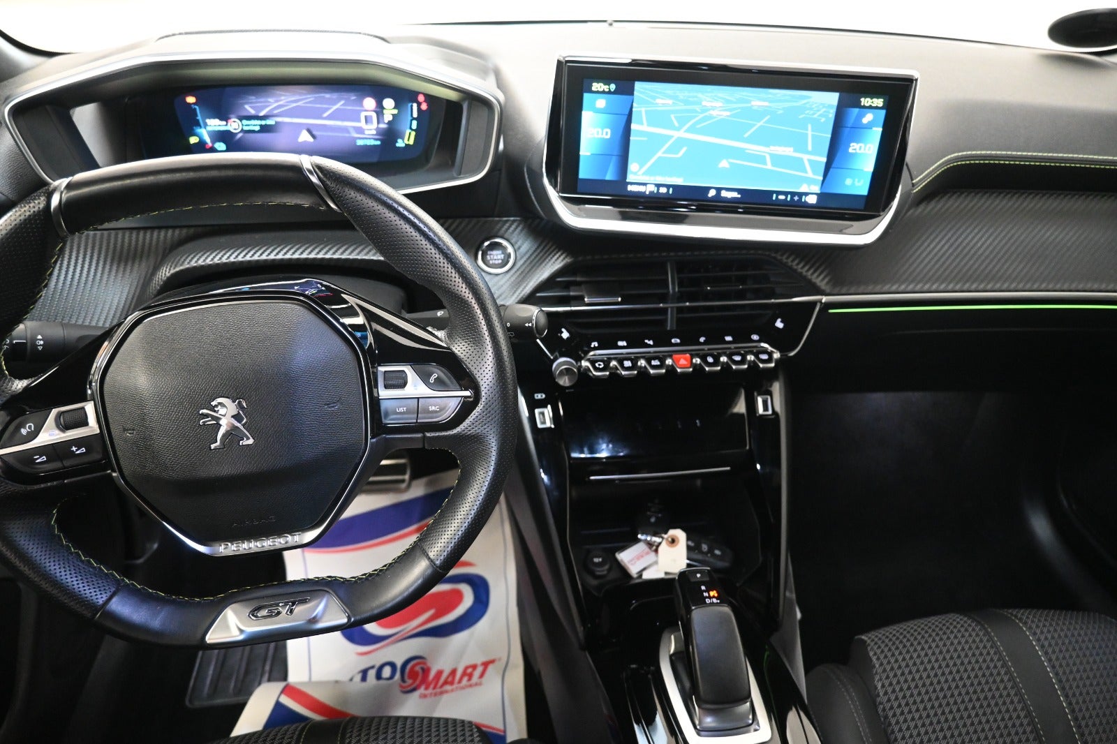 Peugeot e-208 GT