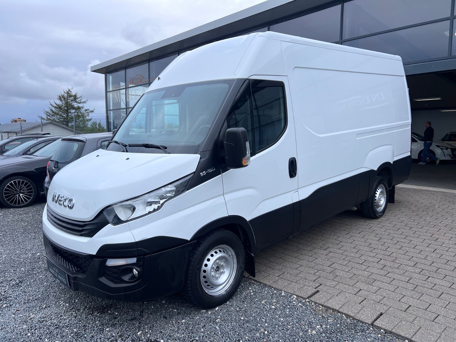 Billede af Iveco Daily 2,3 35S16 12m³ Van AG8