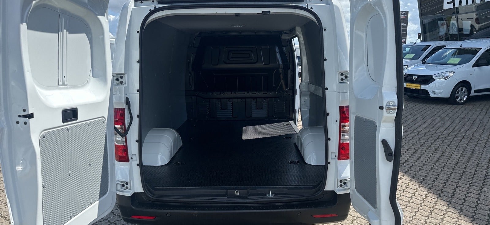 Billede af Maxus e-Deliver 3 50 Cargo Van LWB