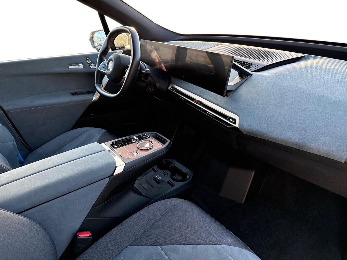 BMW iX xDrive40 Fully Charged M-Sport billede 10