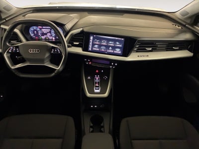 Audi Q4 e-tron 35 Attitude Van