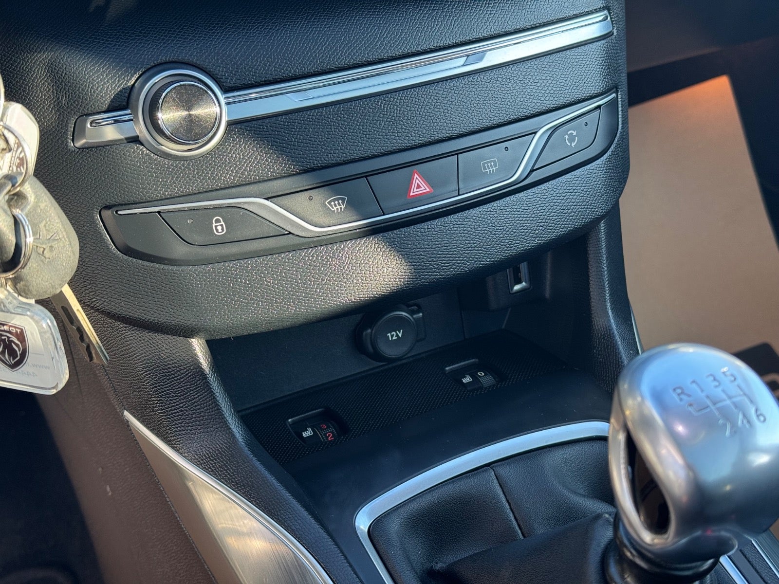 Billede af Peugeot 308 1,6 BlueHDi 120 Allure Sky SW