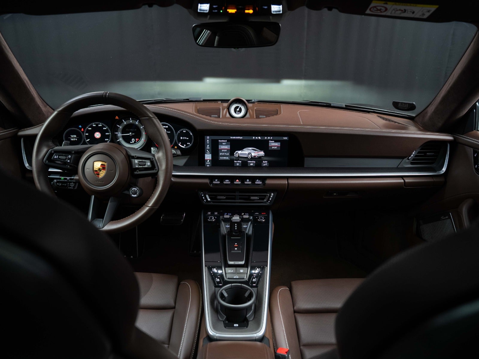 Gallery image 16 of 19